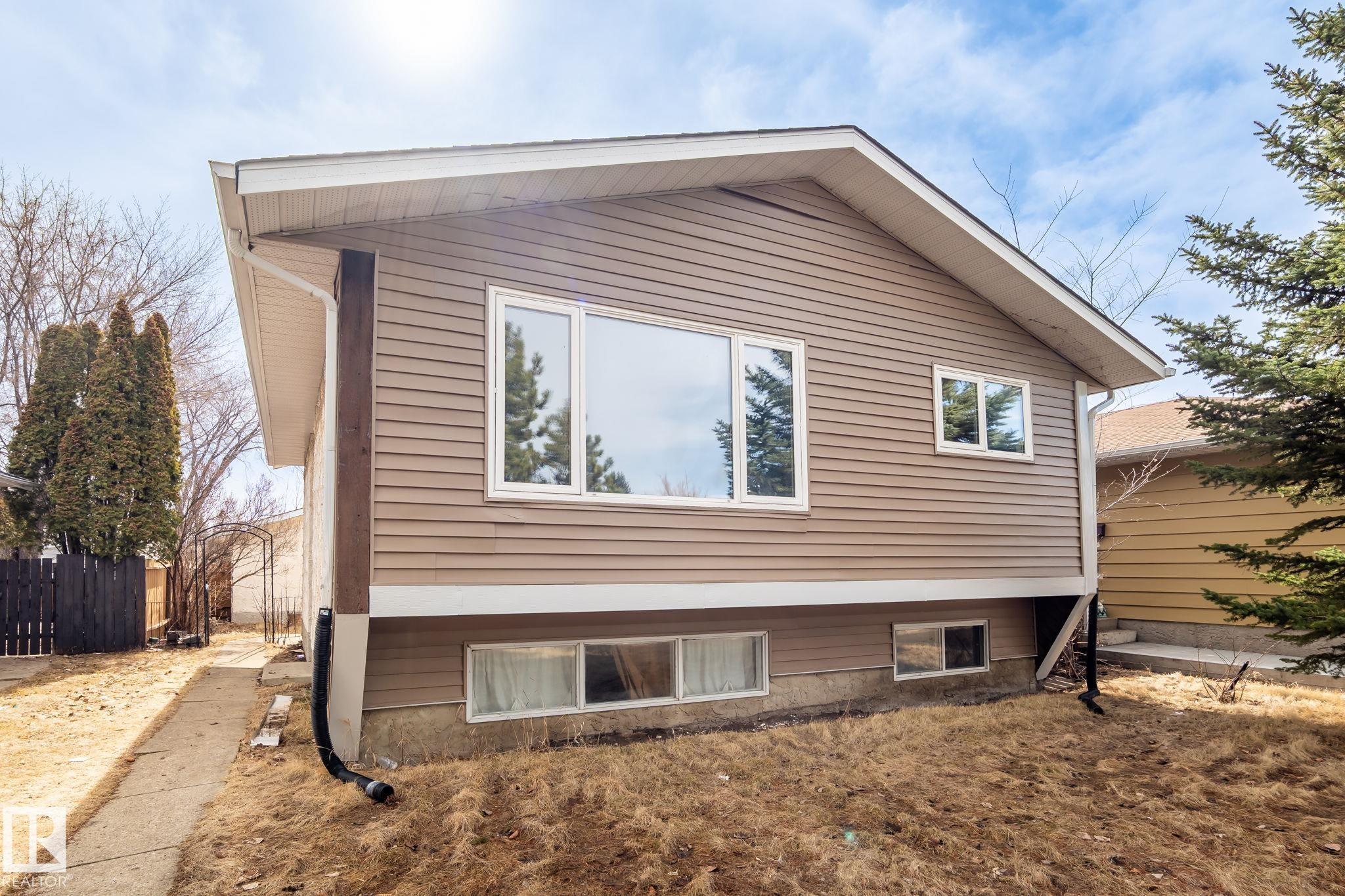 1566 Lakewood Road W, Edmonton, MLS® # E4485037