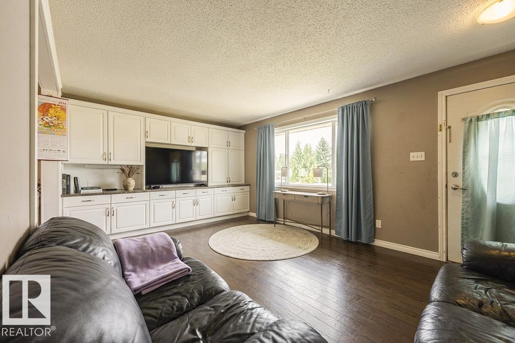 9827 152 Street, Edmonton, MLS® # E4485236