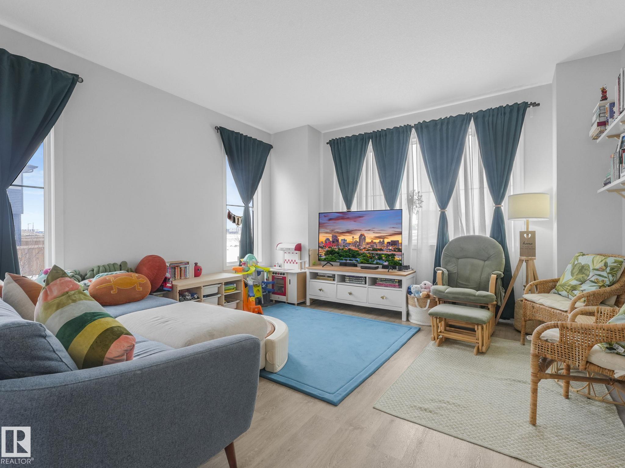 Real Estate Listing MLS E4485821