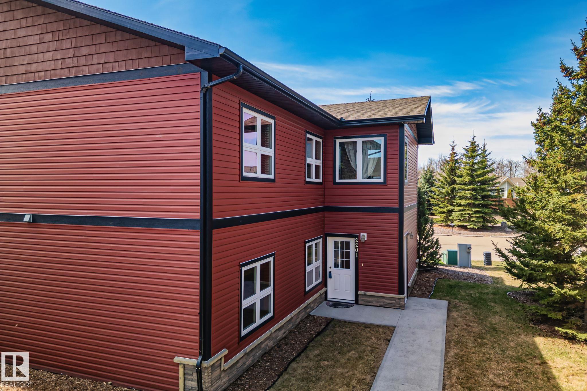 Real Estate Listing MLS E4486415