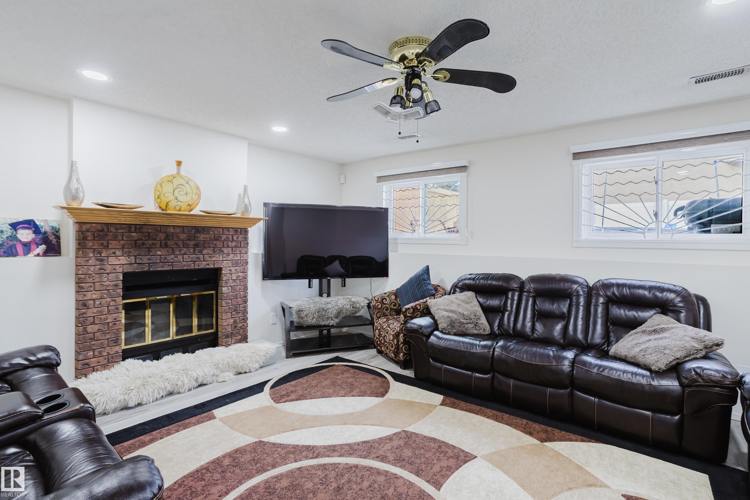 236 Lago Lindo Crescent, Edmonton, MLS® # E4486604