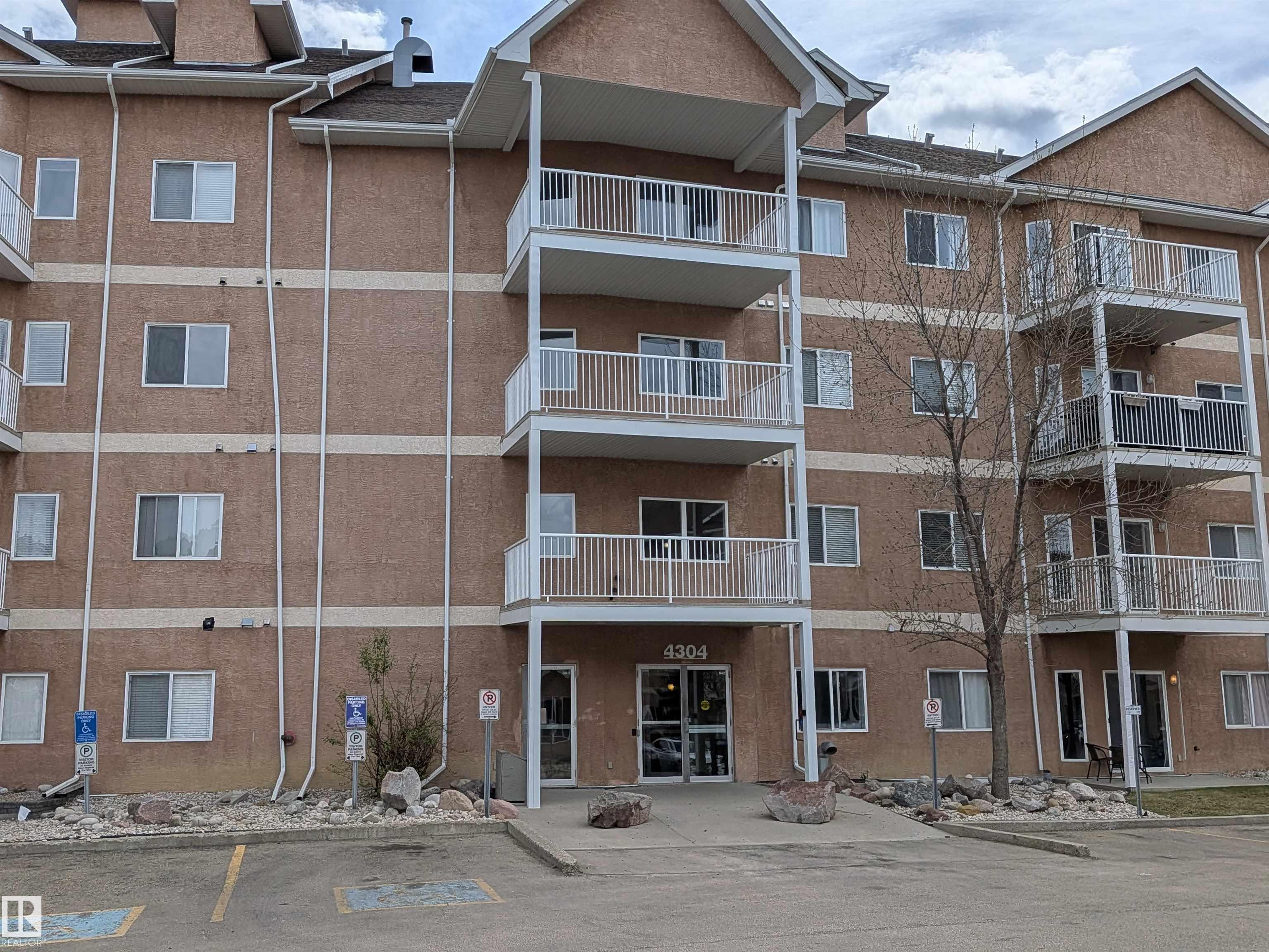 Real Estate Listing MLS E4488787