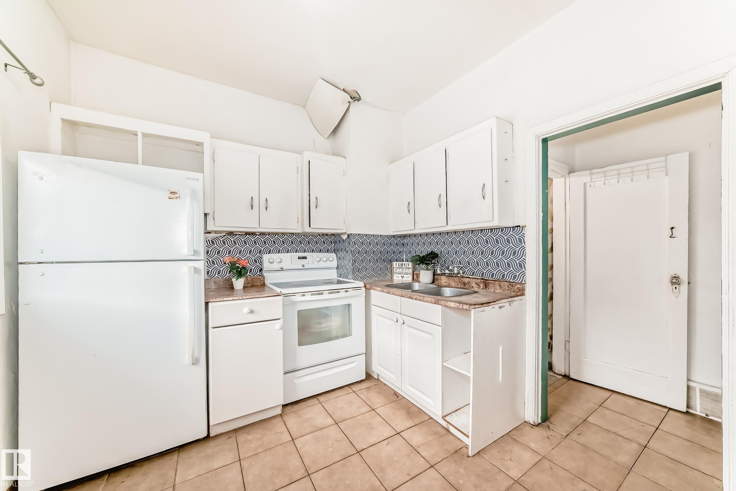 10564 92 Street, Edmonton, MLS® # E4489496
