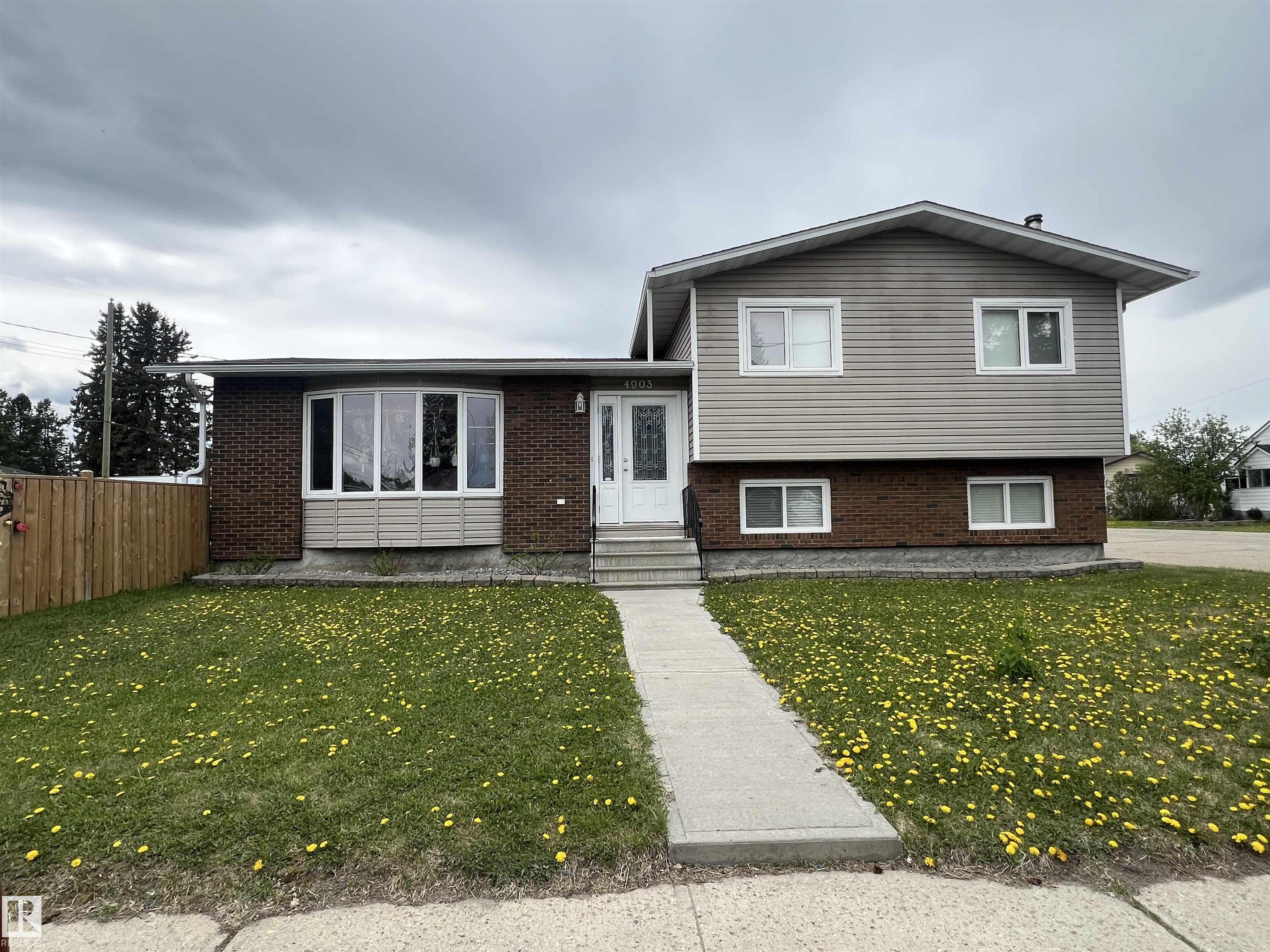 4903 52 Avenue, Evansburg, MLS® # E4489944