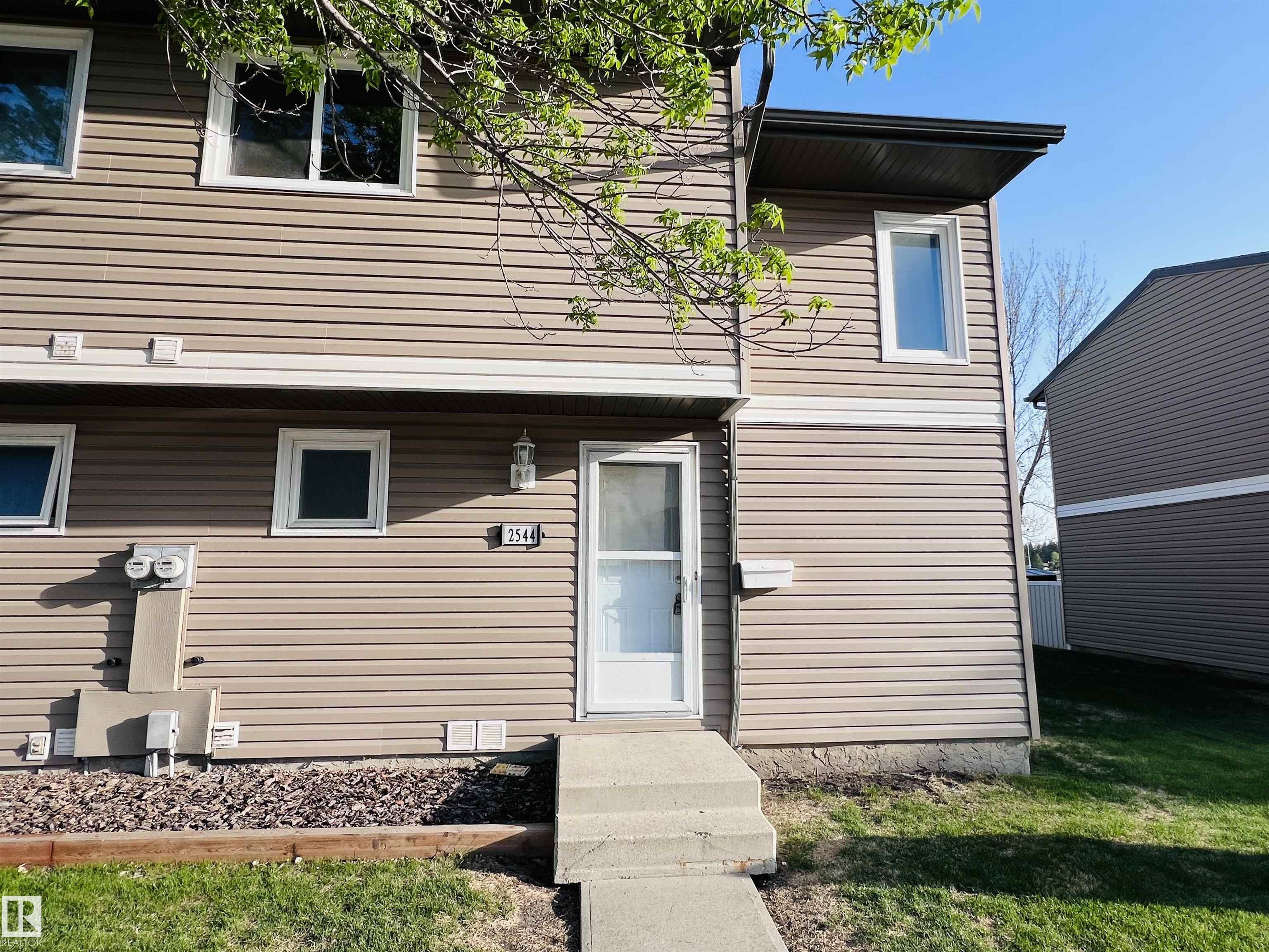 Real Estate Listing MLS E4490232
