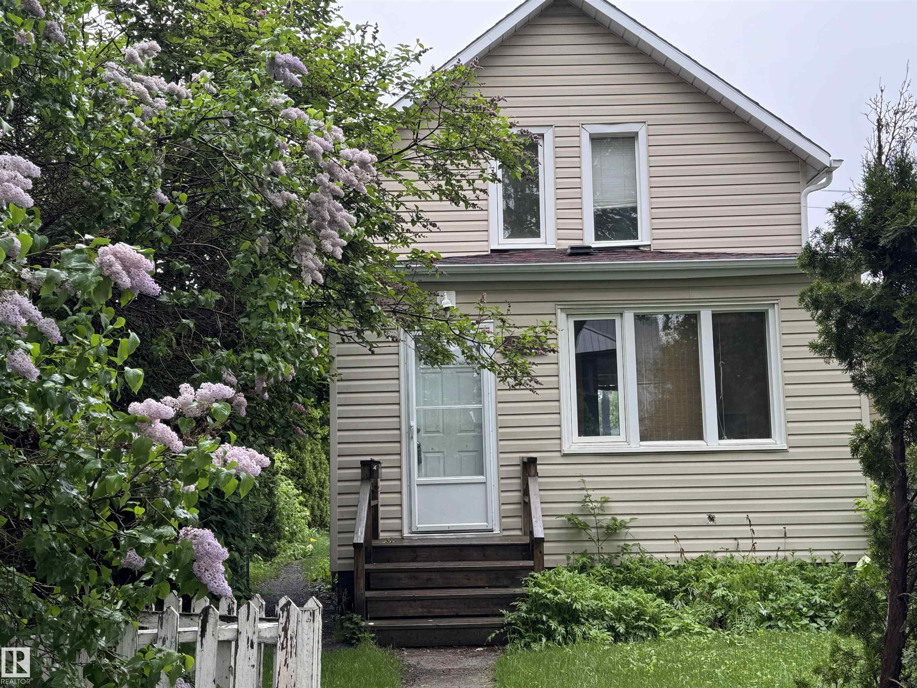 Real Estate Listing MLS E4491373