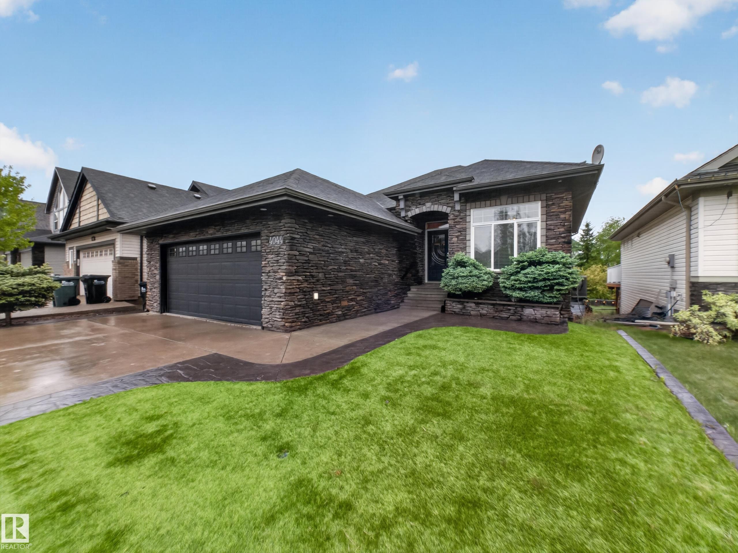 4044 Crowsnest Crescent, Sherwood Park, MLS® # E4492035