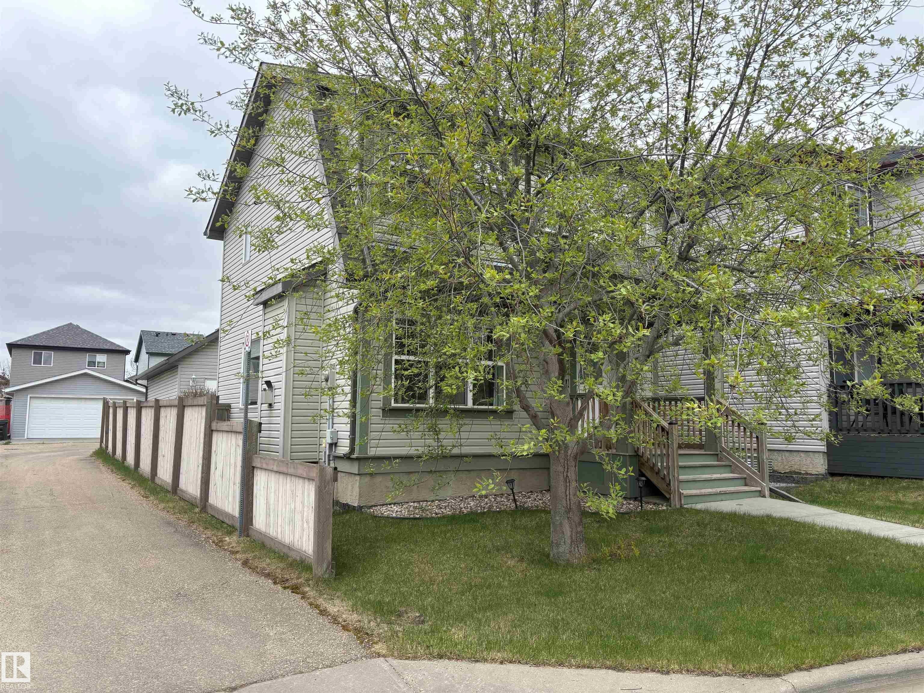 Real Estate Listing MLS E4492140