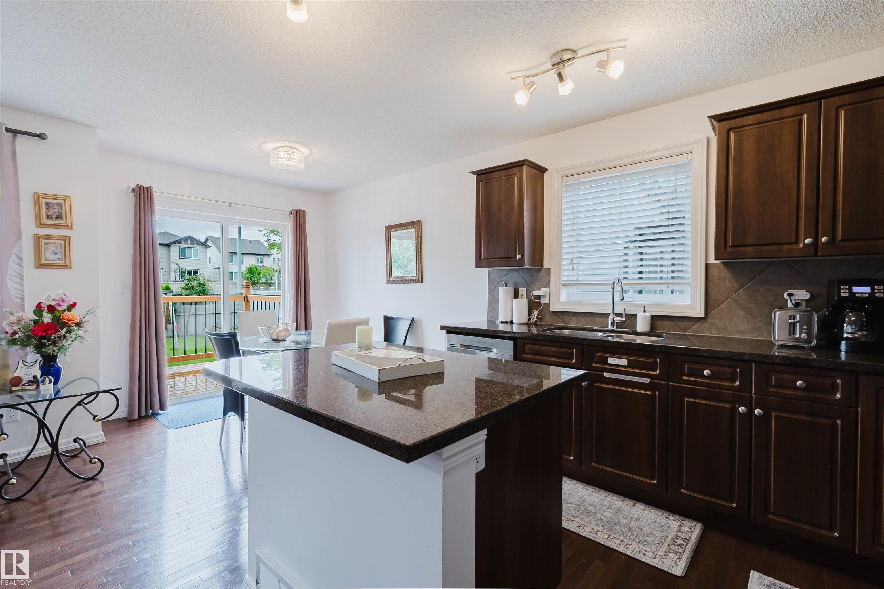 1289 Cunningham Drive, Edmonton, MLS® # E4494039