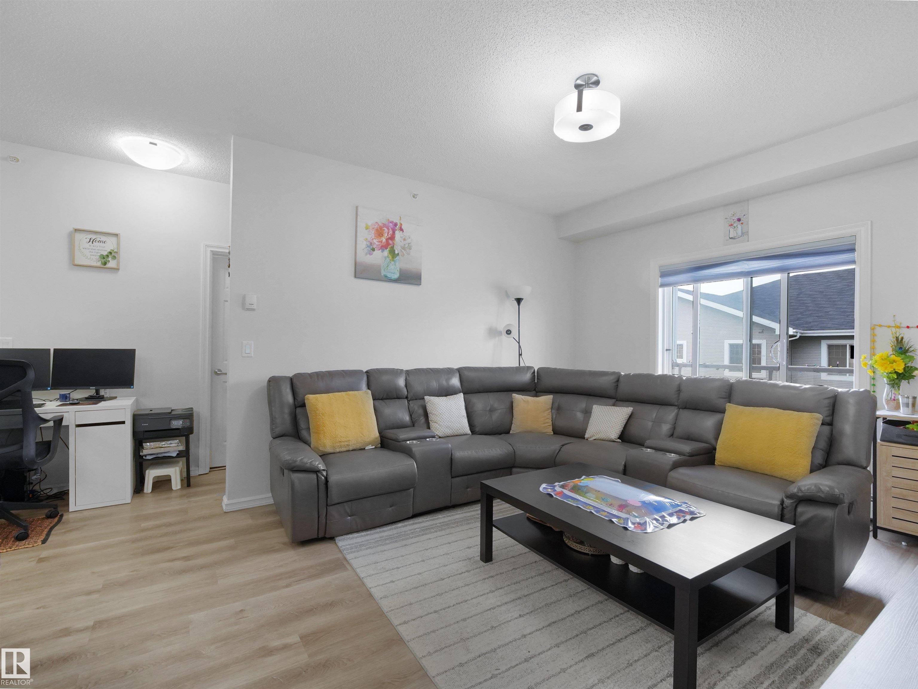Real Estate Listing MLS E4494404