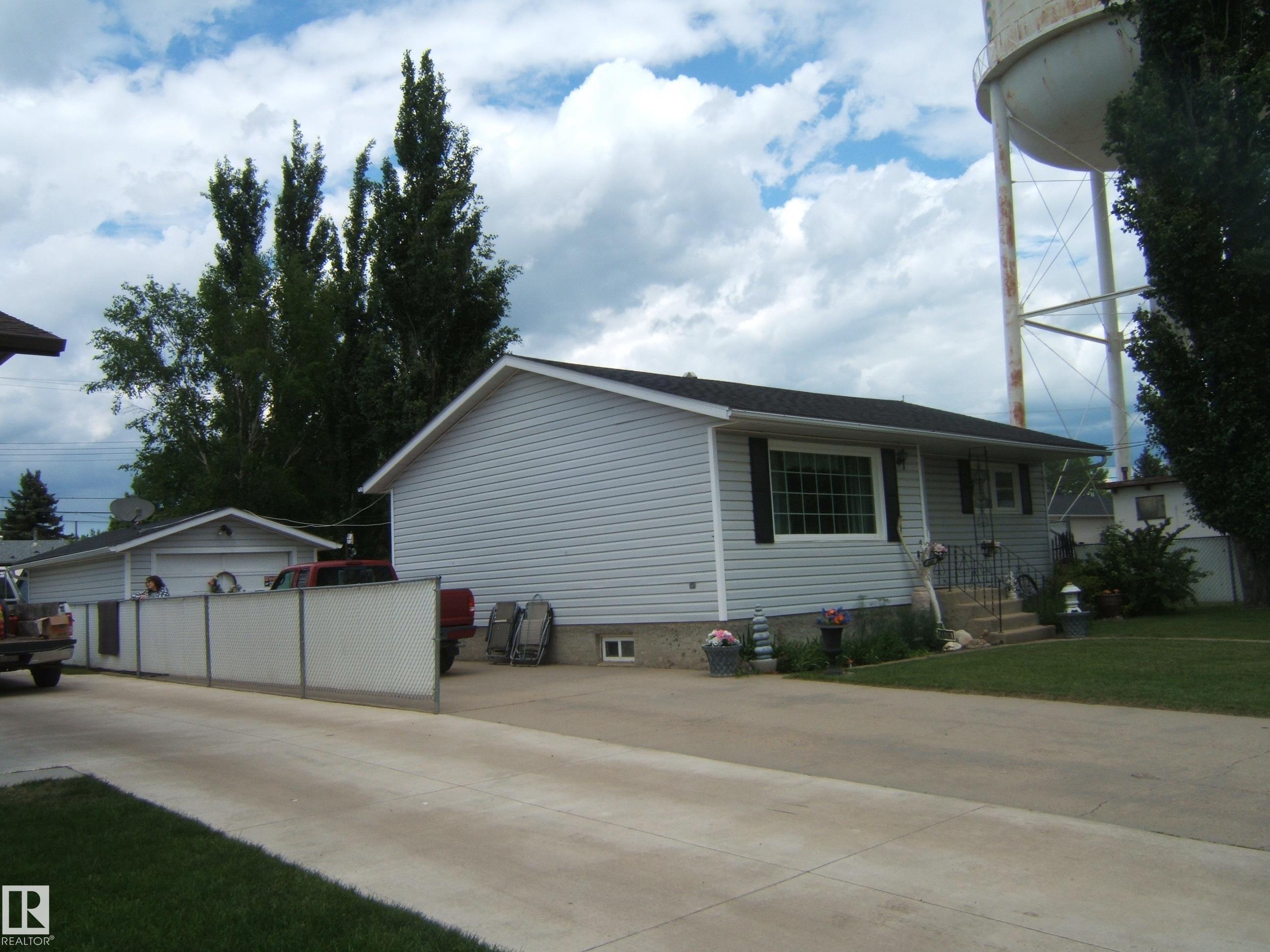 4606 51 Avenue, Two Hills, MLS® # E4494959