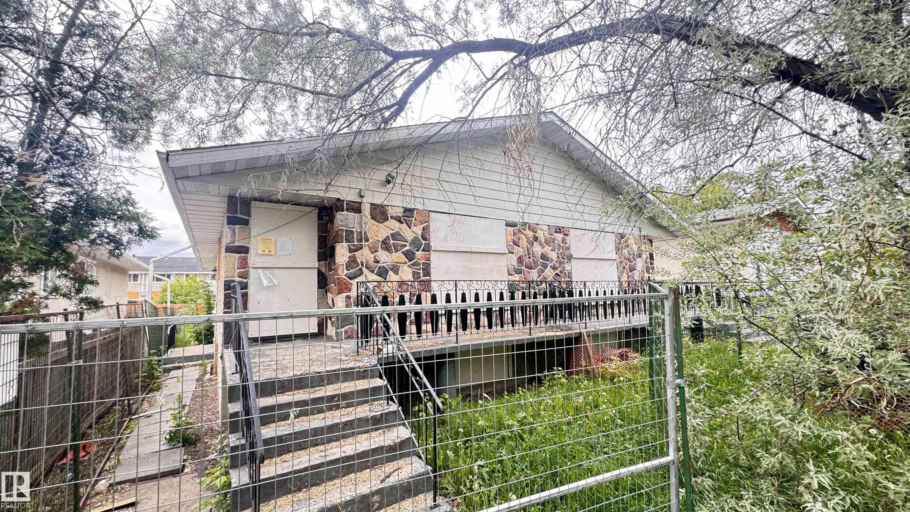 Real Estate Listing MLS E4495037