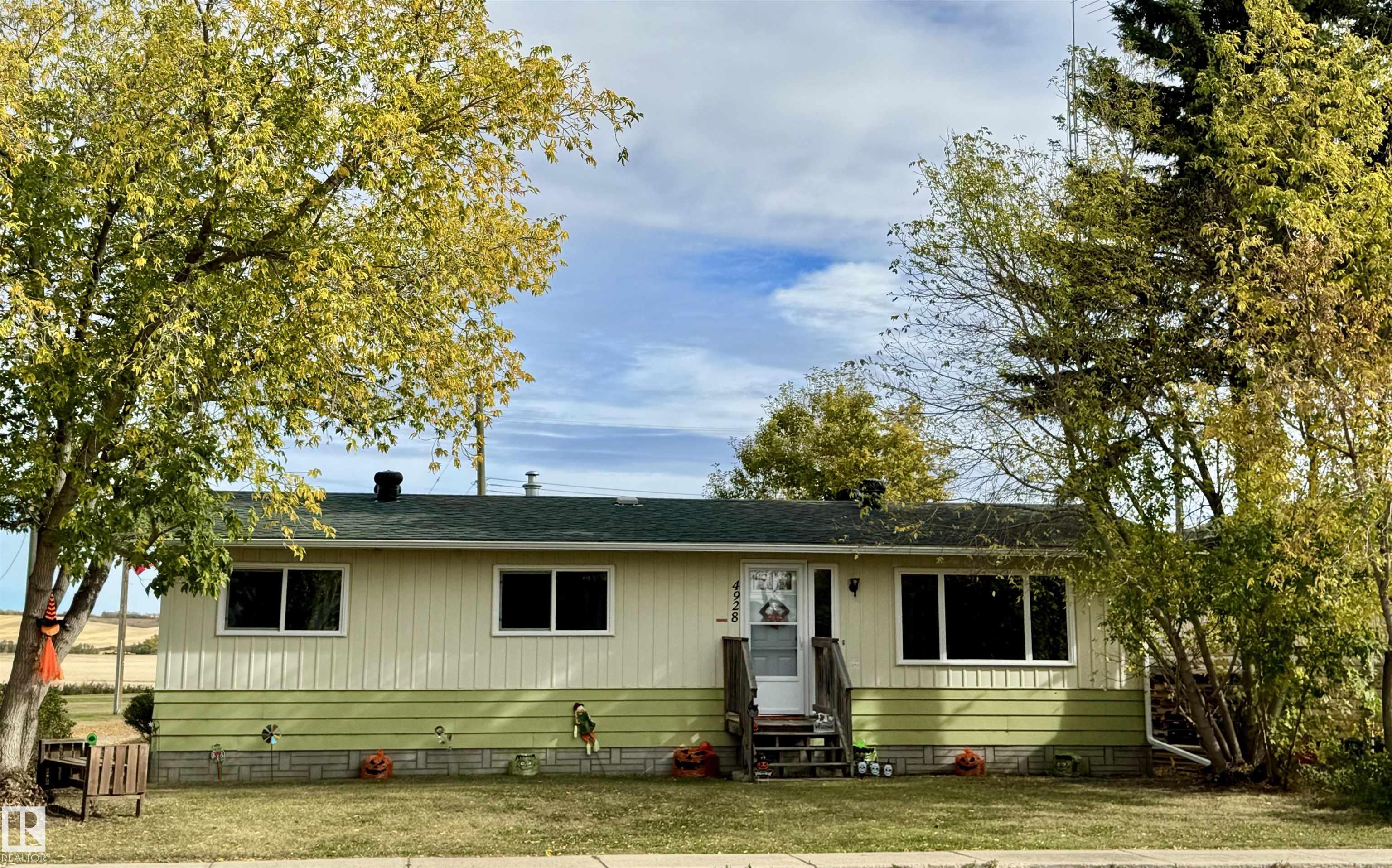 4928 52 Avenue, Lavoy, MLS® # E4496251
