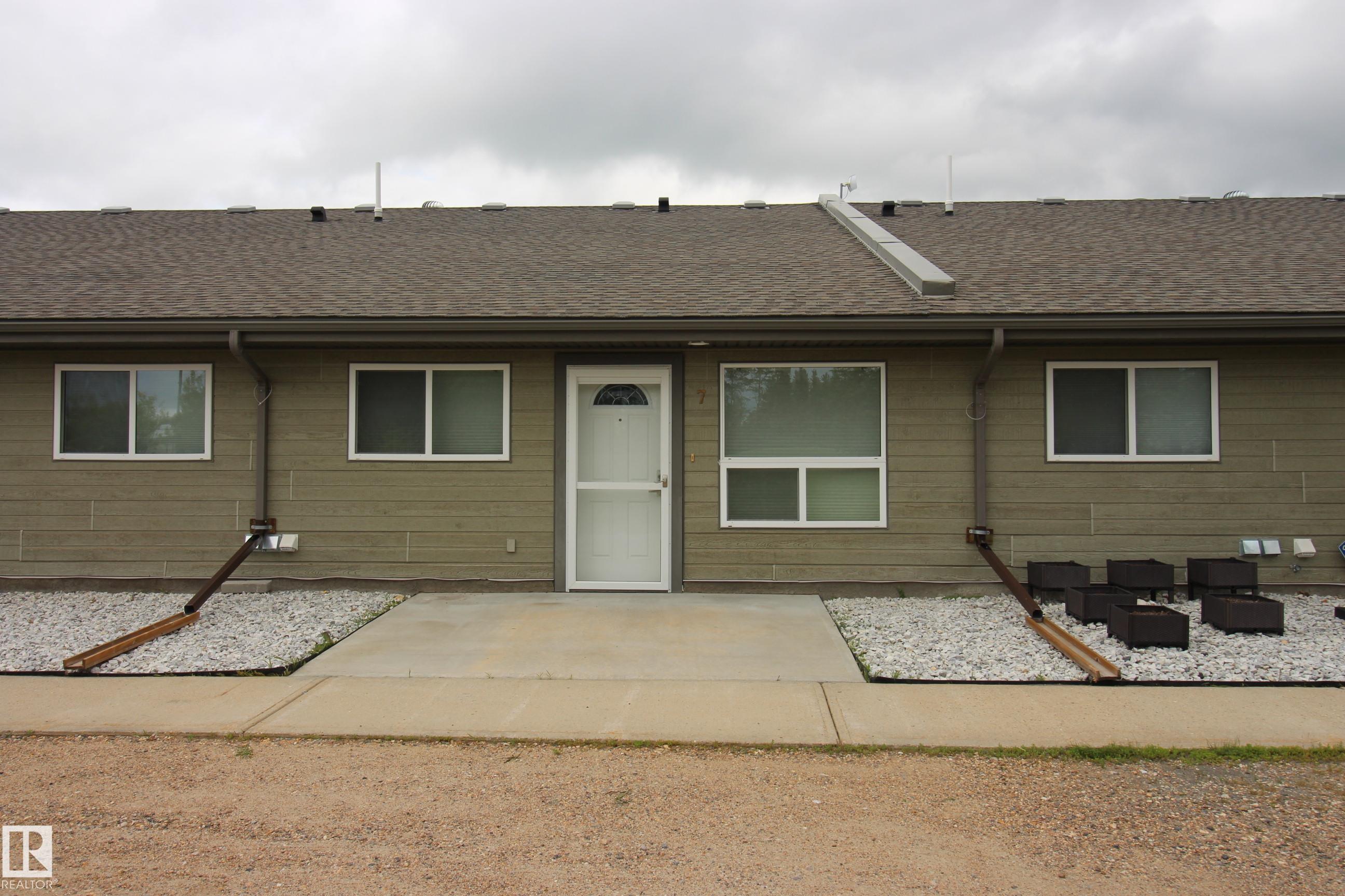 7 5011 Pine Drive, Cherry Grove, MLS® # E4496940