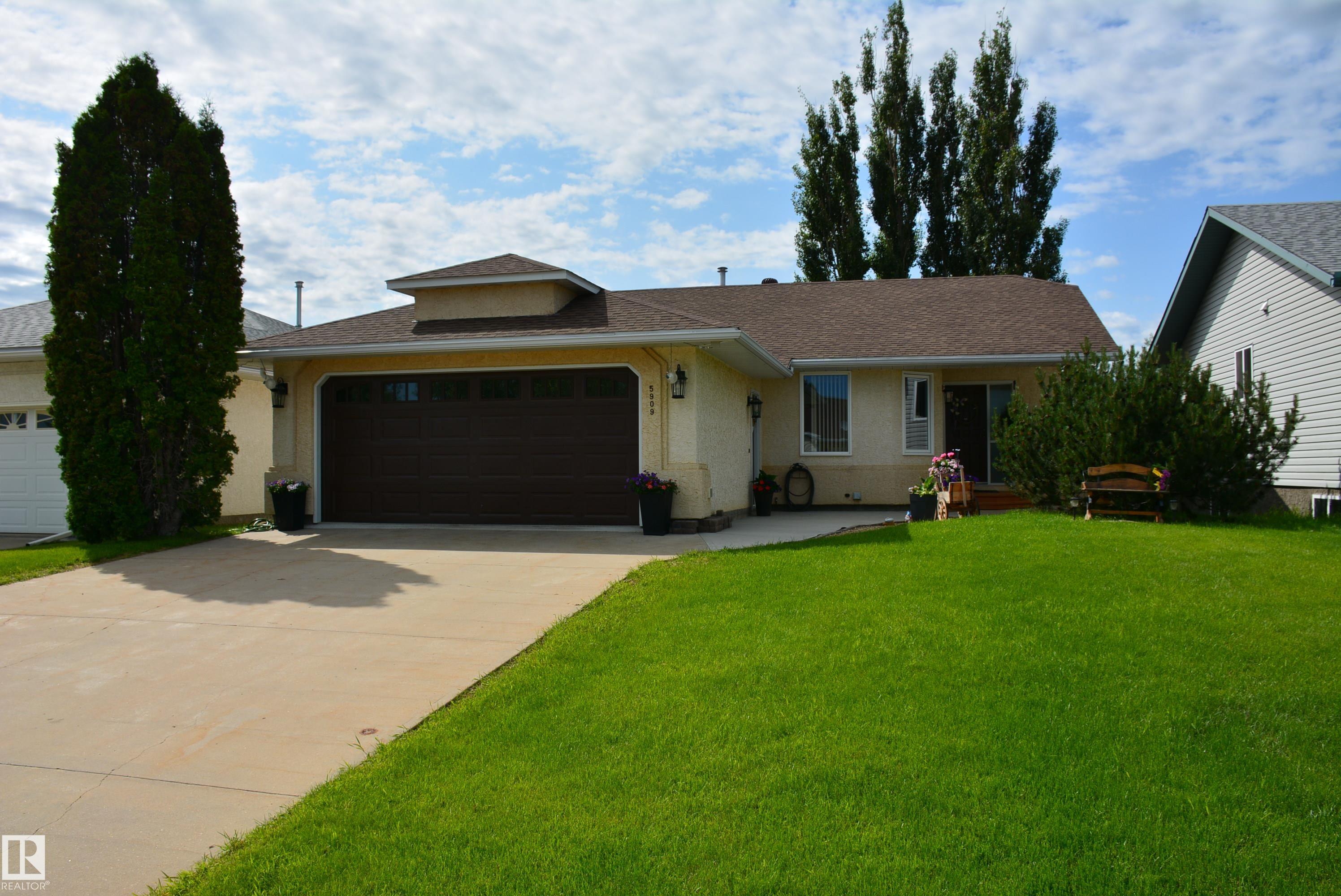 5909 52 Avenue, Barrhead, MLS® # E4498982