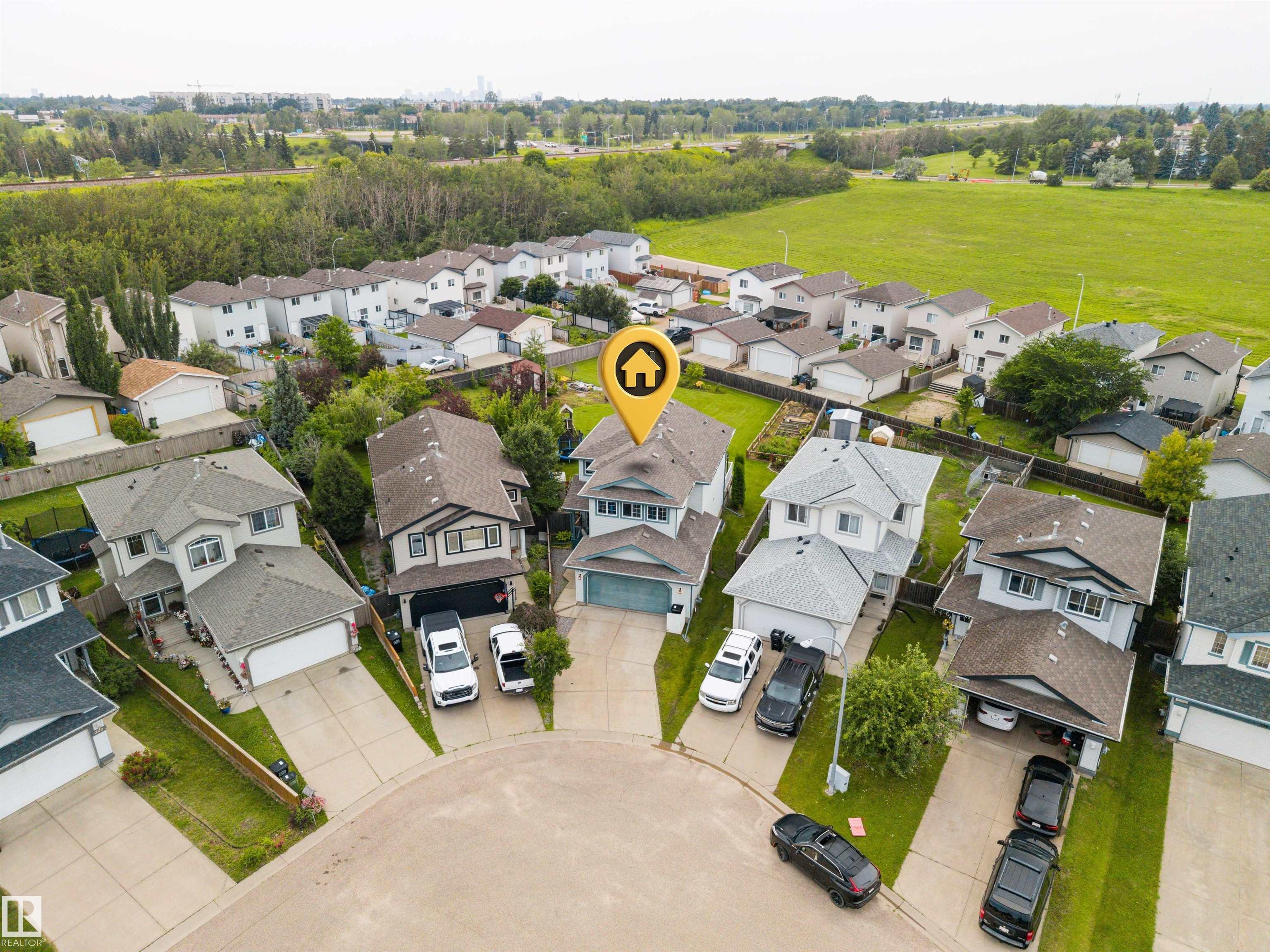 214 Hyndman Crescent, Edmonton, MLS® # E4499858