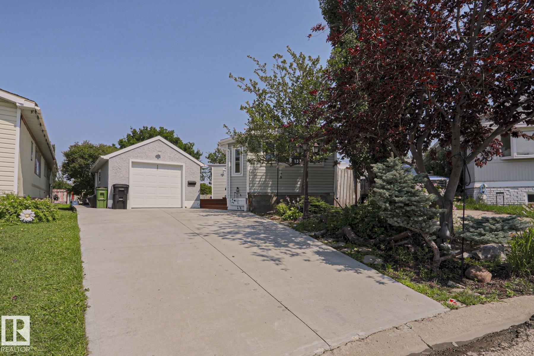 137 Lee Ridge Road, Edmonton, MLS® # E4501285