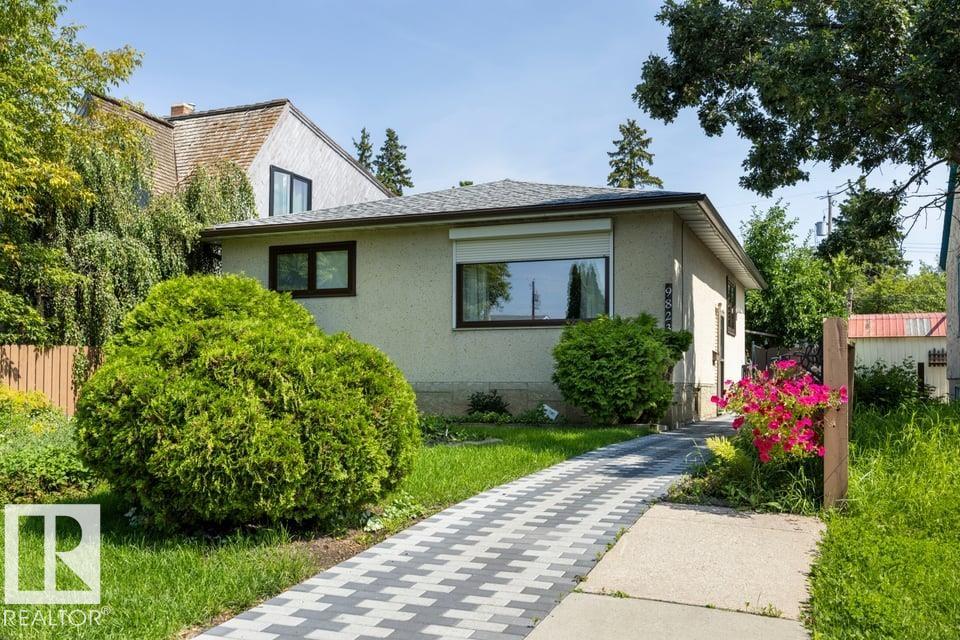 9823 151 Street, Edmonton, MLS® # E4501825