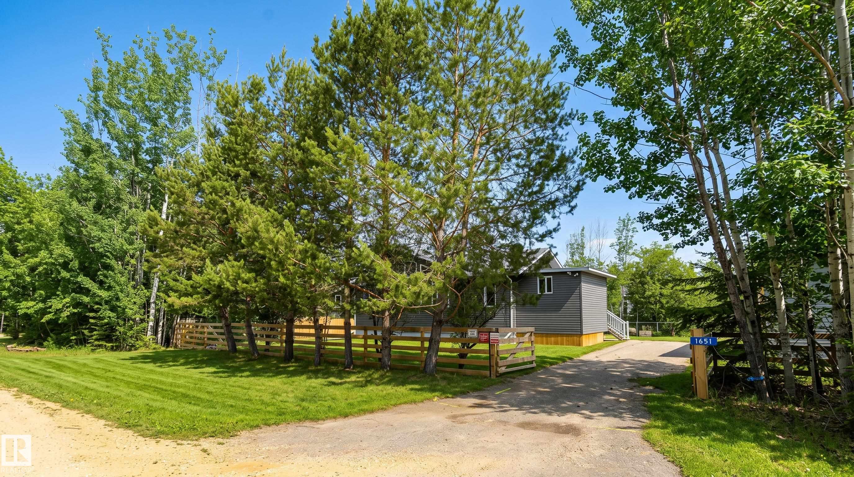 1651 Lakeview Lane, Rural Opportunity M.d., MLS® # E4503869
