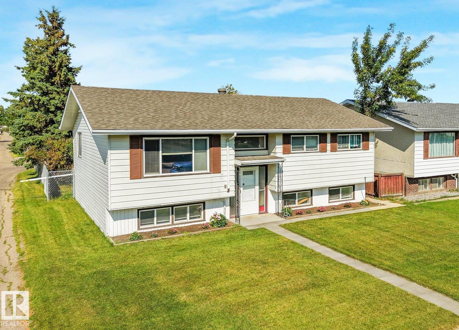 Real Estate Listing MLS E4507962