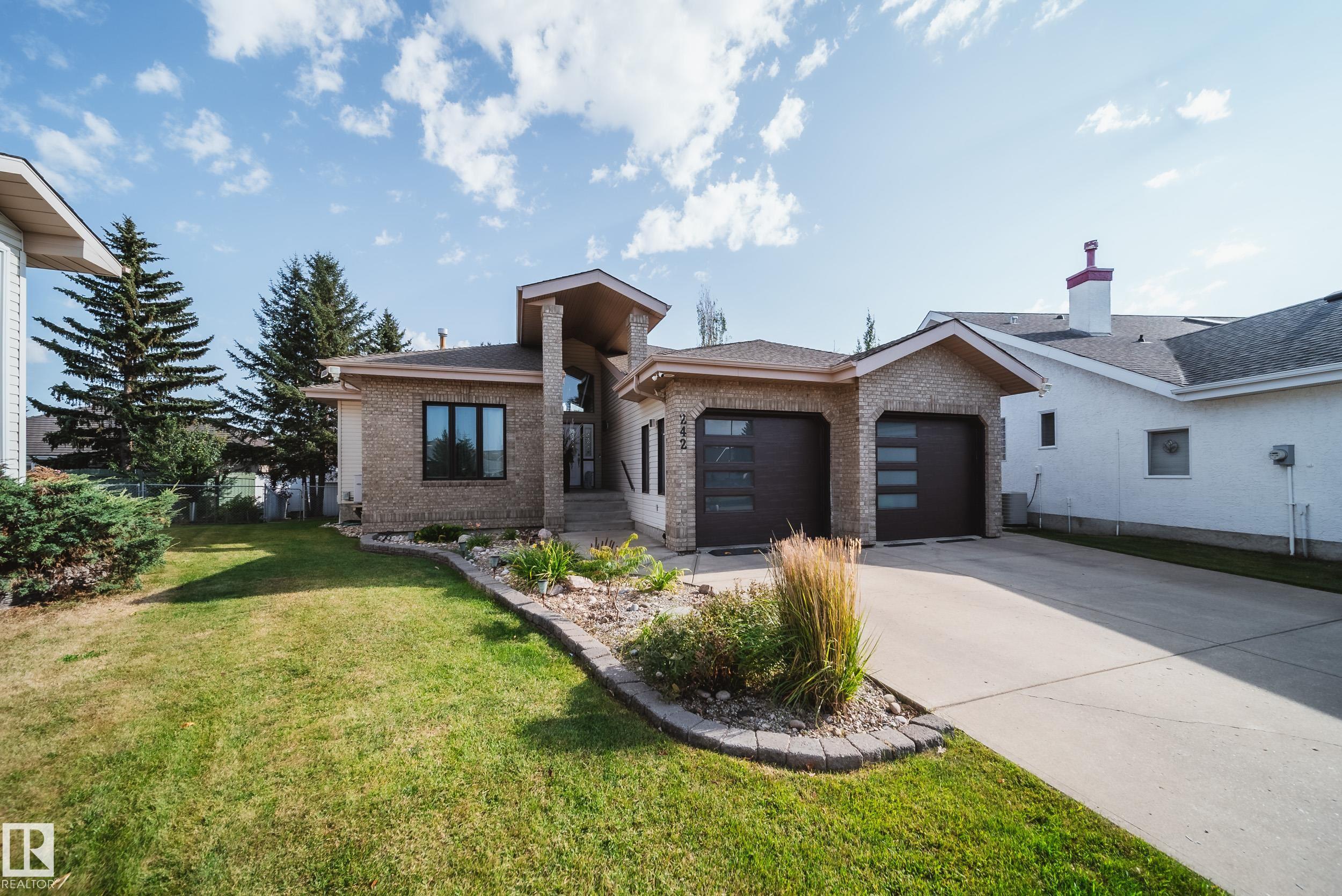 242 Running Creek Lane, Edmonton, MLS® # E4509980