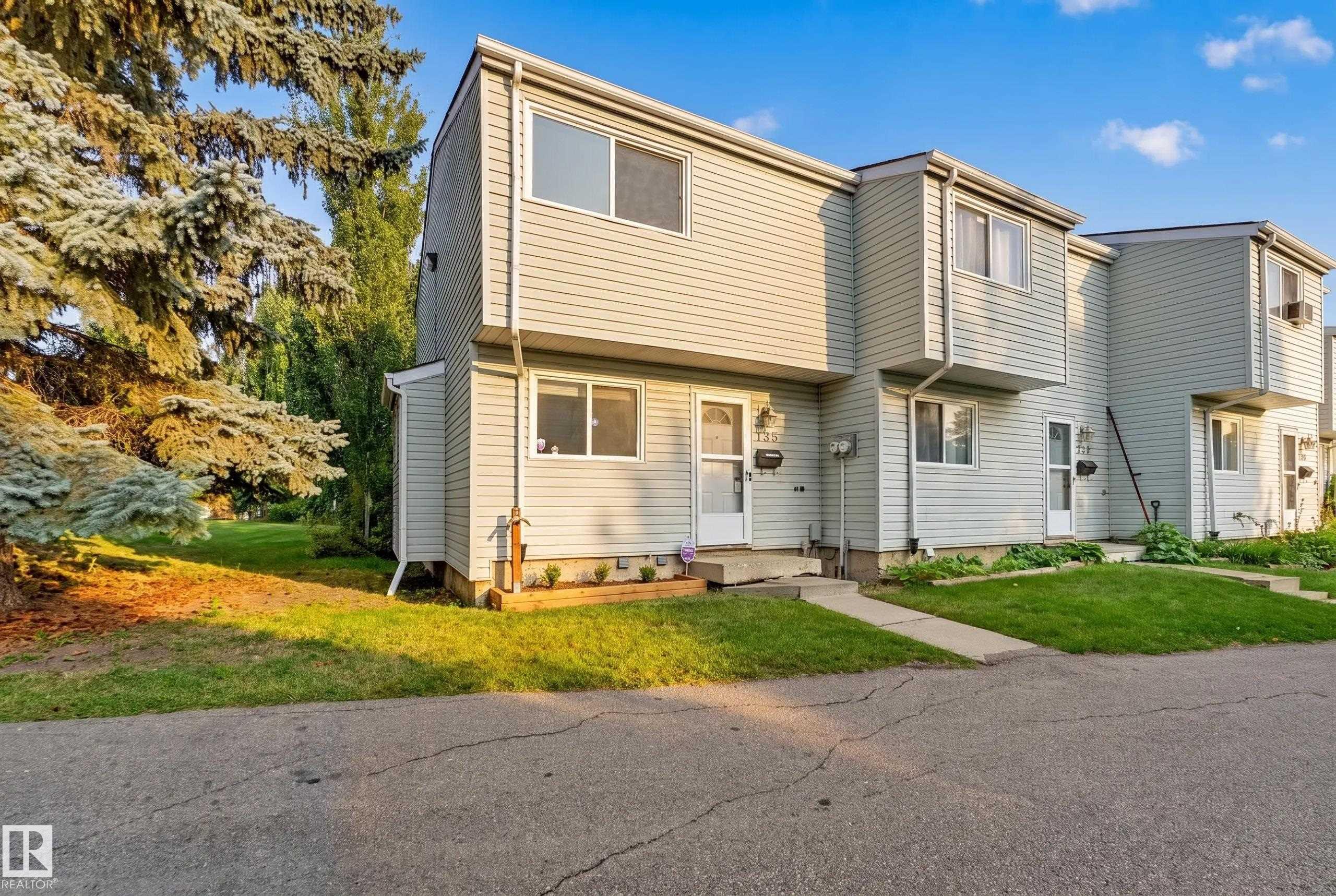 138 Dickinsfield Crest, Edmonton, MLS® # E4512290