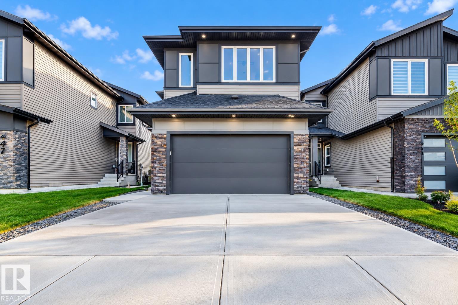 Real Estate Listing MLS E4513452