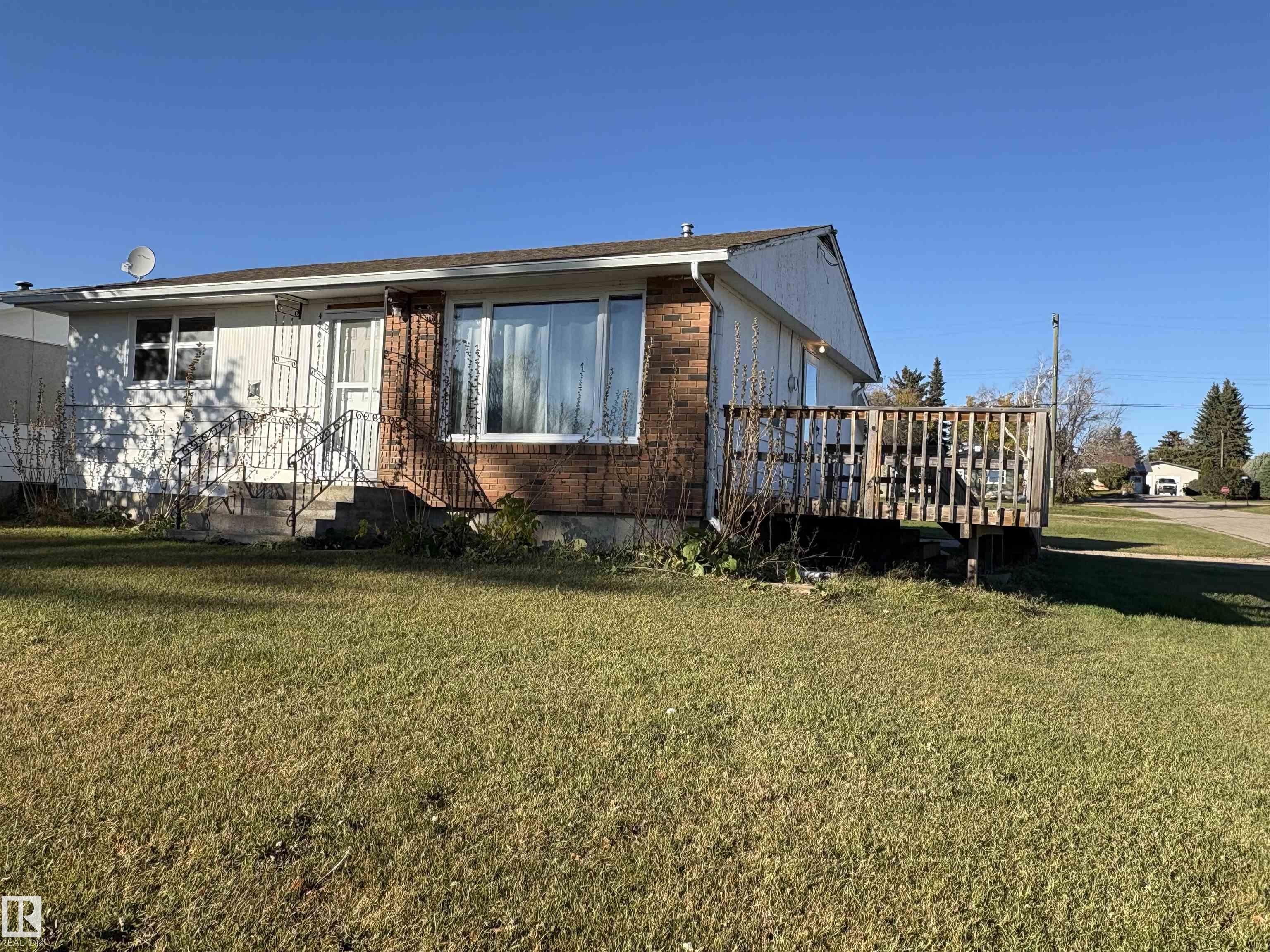 4902 52 Avenue, Elk Point, MLS® # E4513464