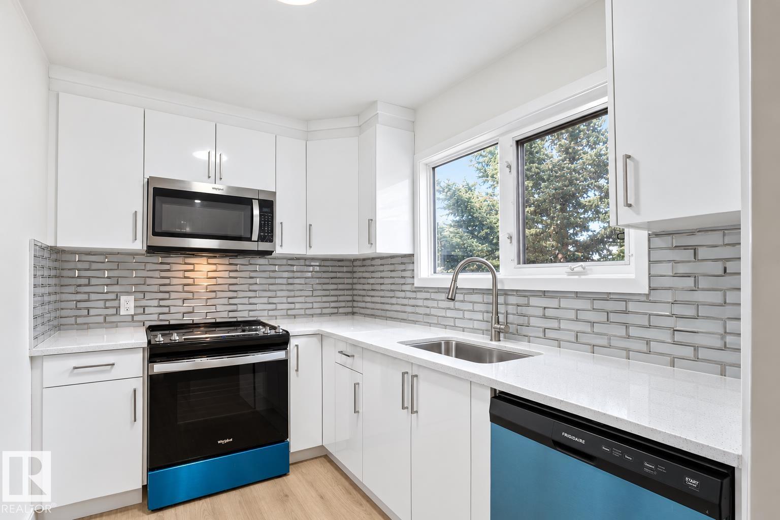 1566 Lakewood Road W, Edmonton, MLS® # E4513644
