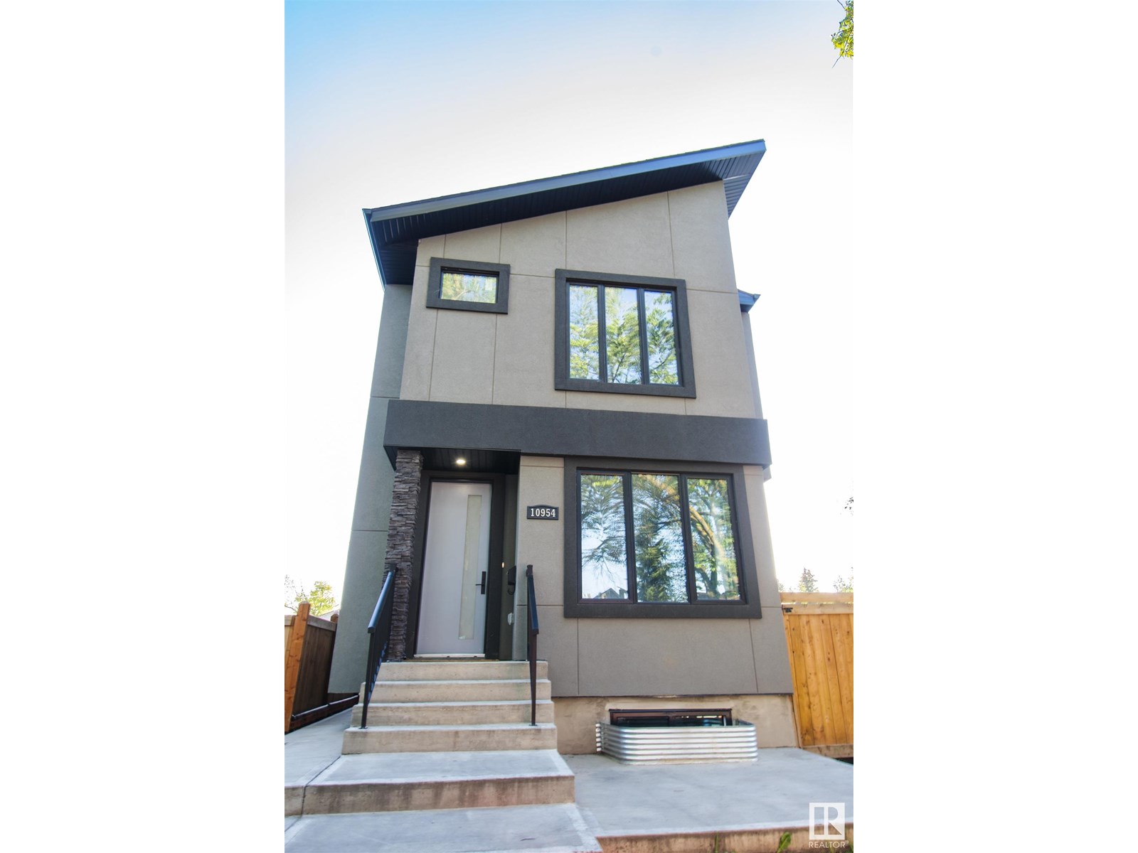 MLS® listing #27904831 for sale located at 10954 135 ST NW