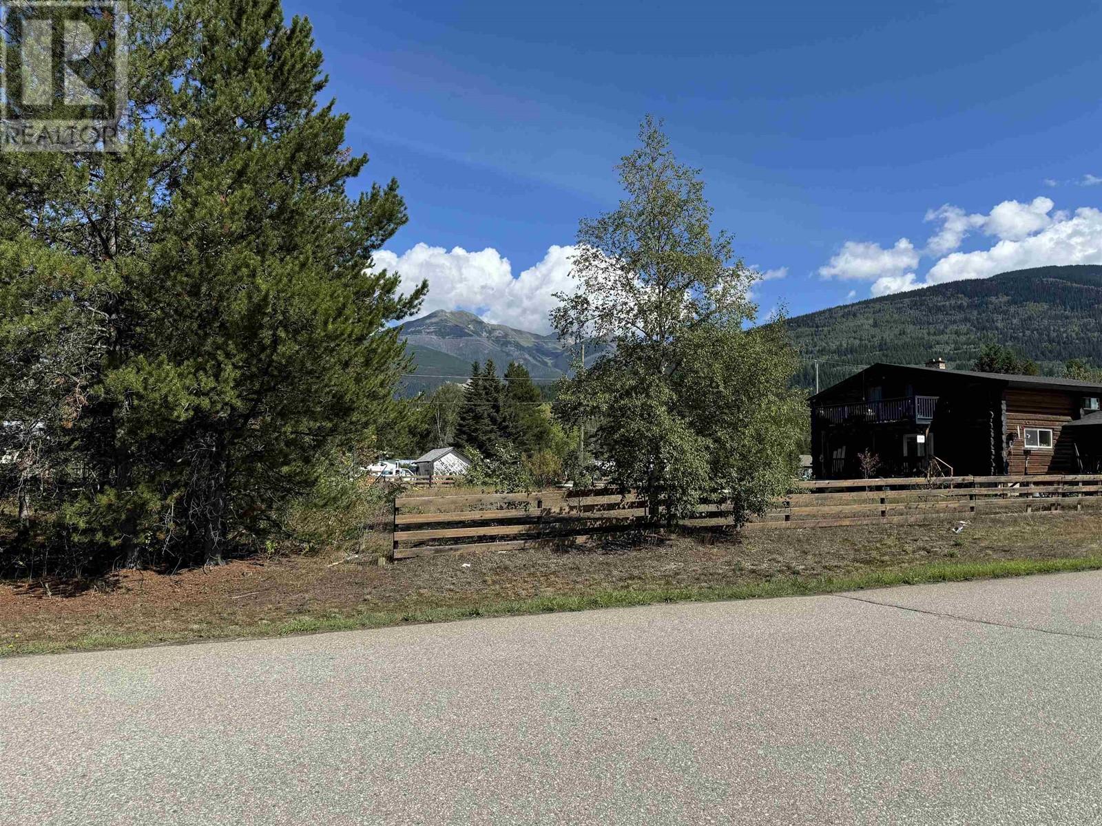 MLS® listing #28052601 for sale located at 1112 7TH AVENUE