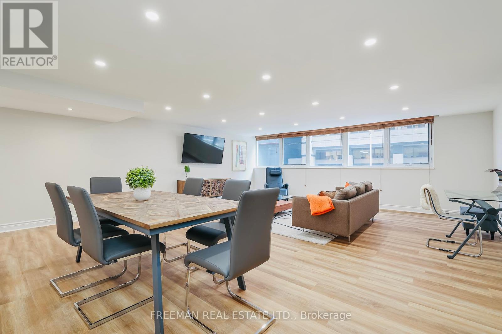 MLS® listing #28102651 for sale located at 204 - 360 BLOOR STREET E