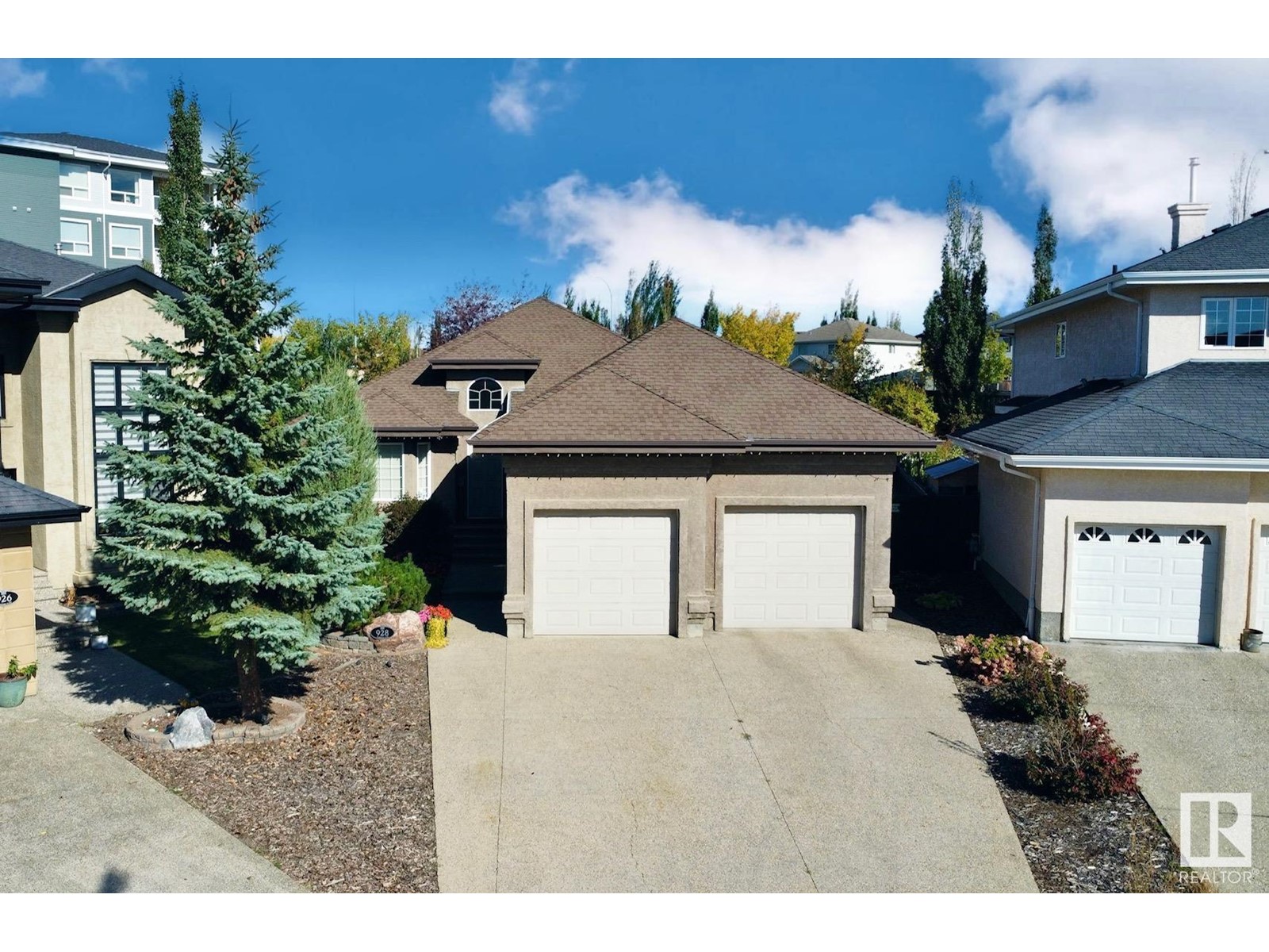 MLS® listing #28214068 for sale located at 928 THOMPSON PL NW