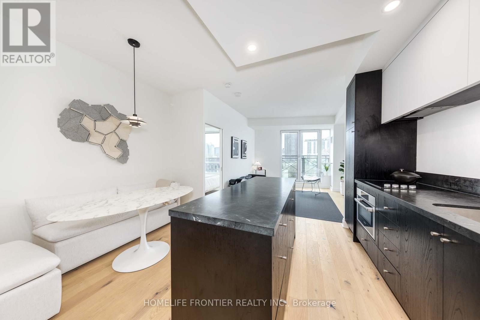 MLS® listing #28227013 for sale located at 905 - 20 SCRIVENER SQUARE