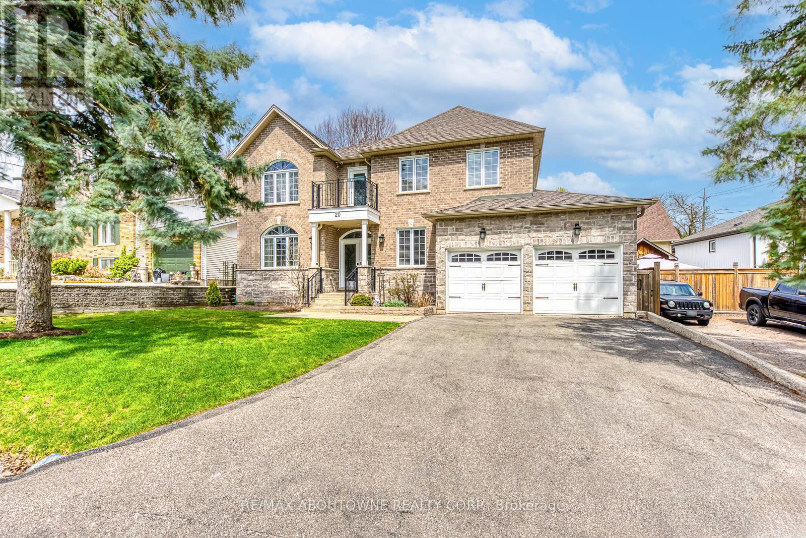 MLS® listing #28239250 for sale located at 20 VINEGAR HILL STREET