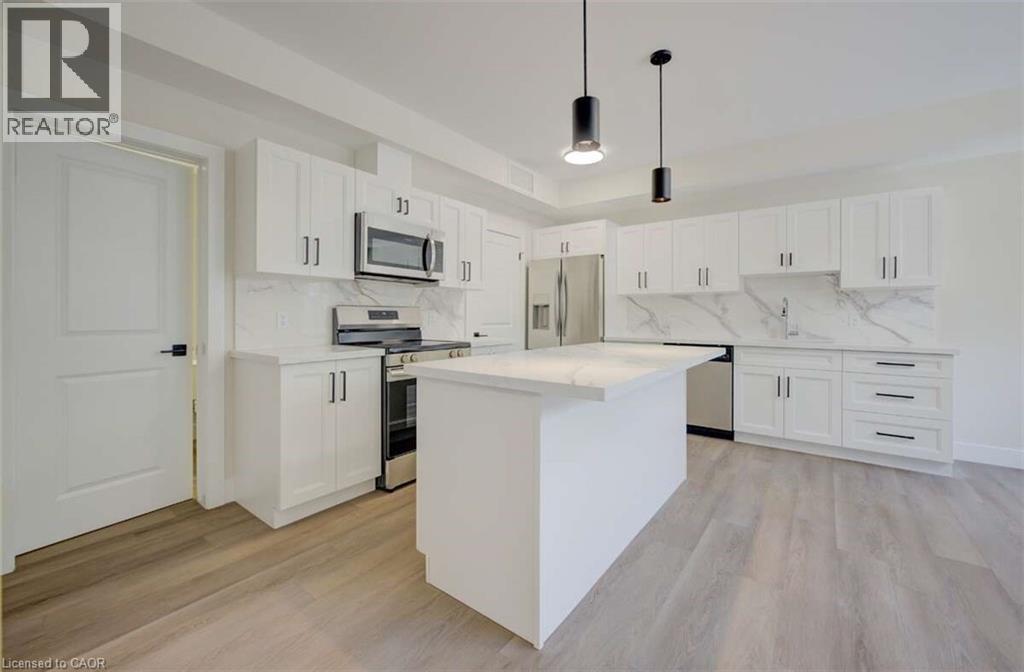 MLS® listing #28505974 for sale located at 17 PETER Street Unit# 1