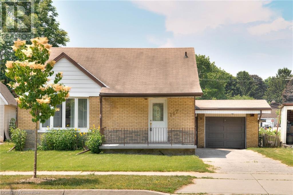 MLS® listing #28573589 for sale located at 147 CLARK Avenue