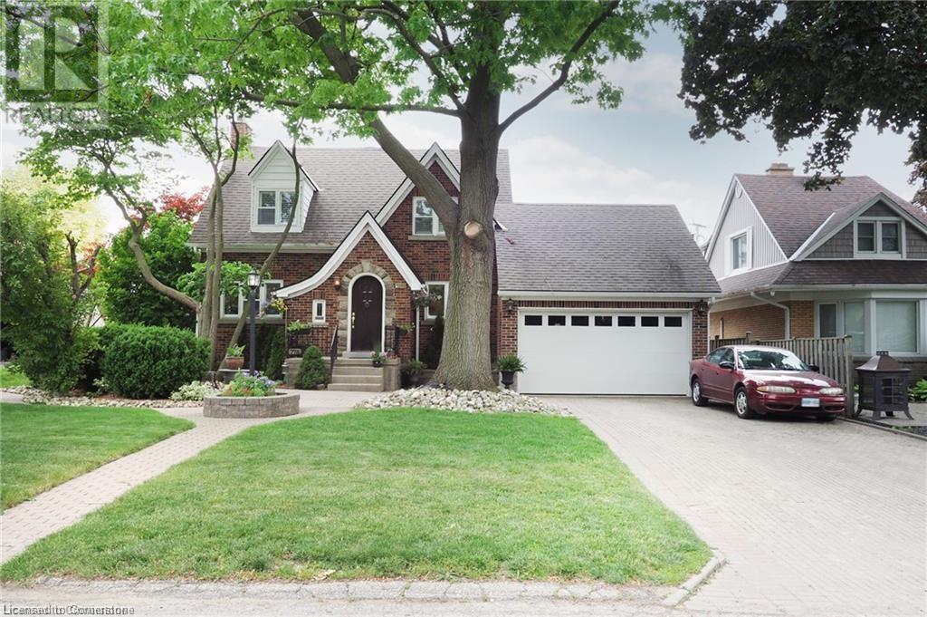 MLS® listing #28584997 for sale located at 718 ROCKWAY Drive