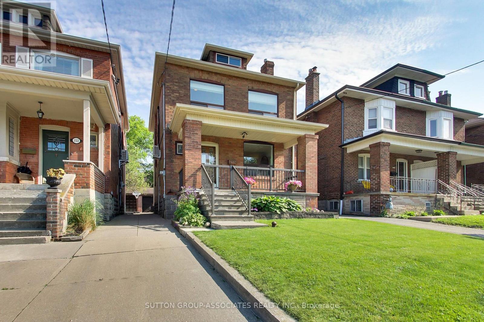 MLS® listing #28589284 for sale located at 155 MAPLEWOOD AVENUE