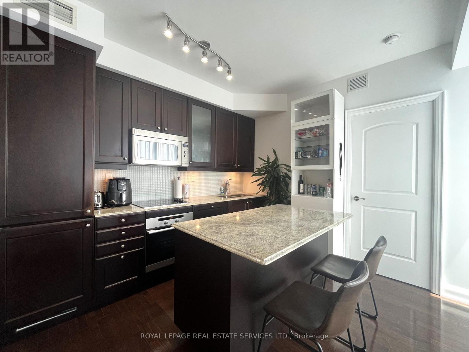 MLS® listing #28589285 for sale located at 715 - 1 BEDFORD ROAD