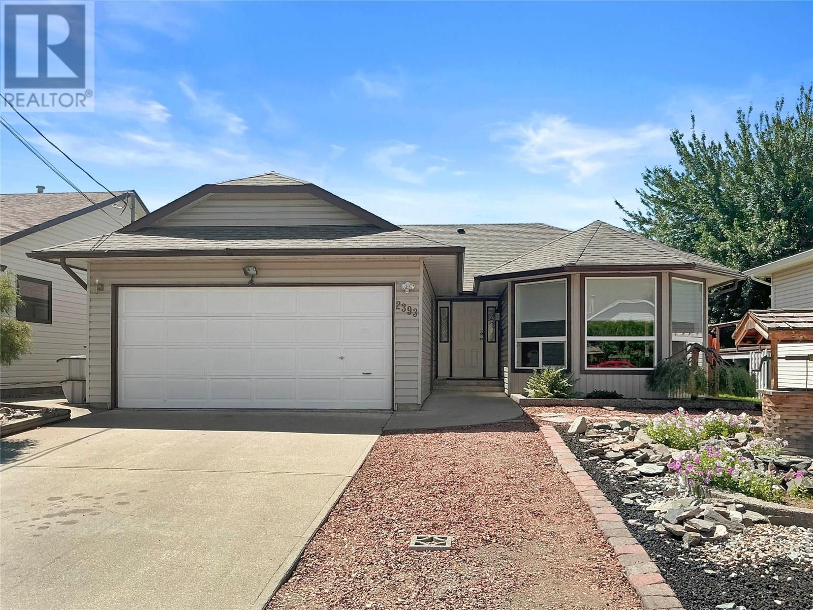 MLS® listing #28593674 for sale located at 2393 Fleetwood Avenue