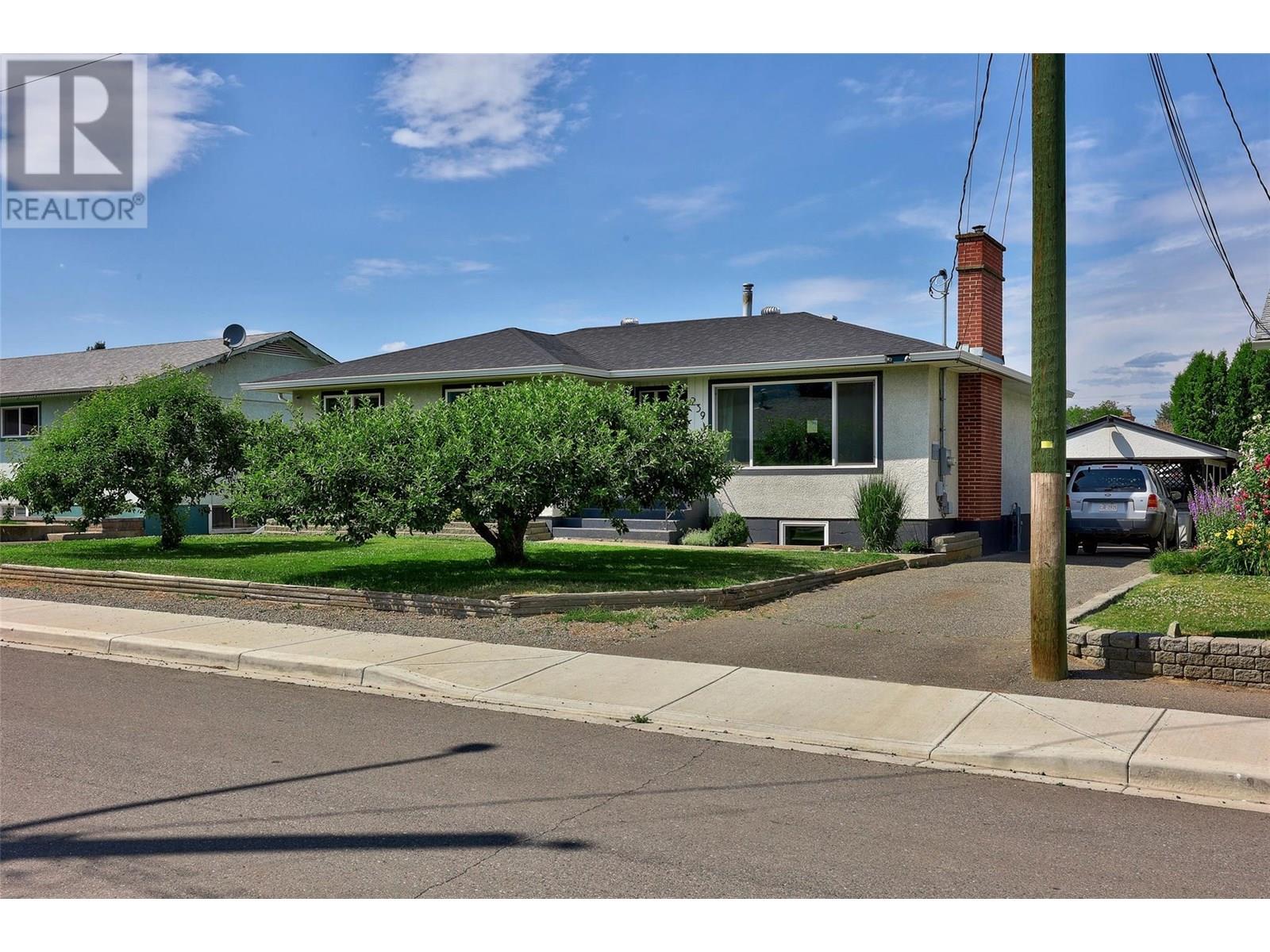MLS® listing #28595886 for sale located at 239 Chestnut Avenue