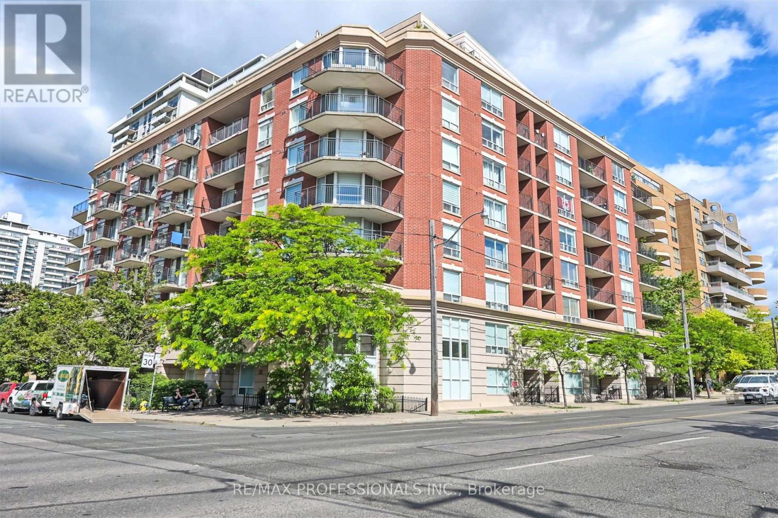 MLS® listing #28595932 for sale located at PH909 - 300 BALLIOL STREET