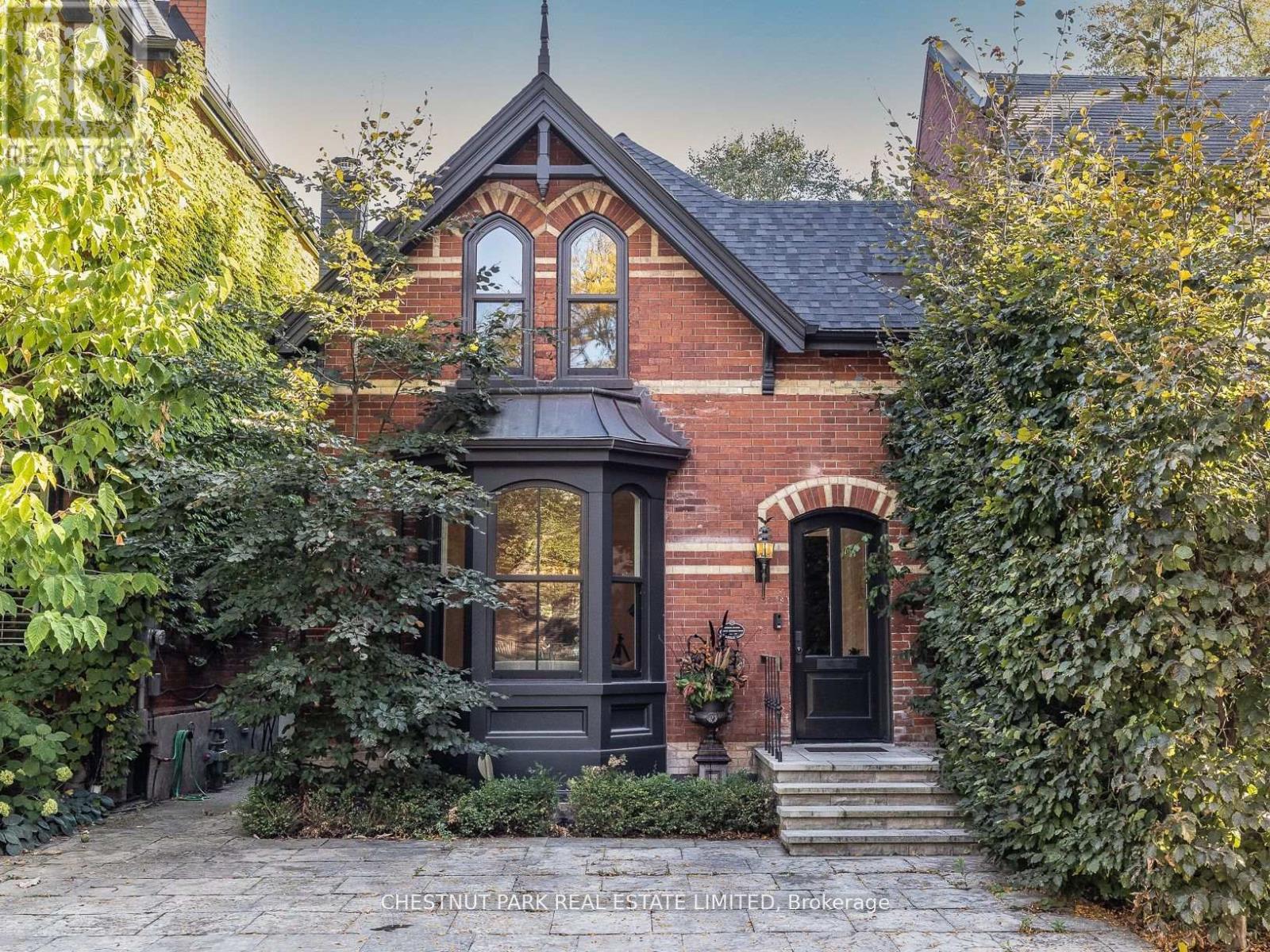 MLS® listing #28596345 for sale located at 41 BOSWELL AVENUE