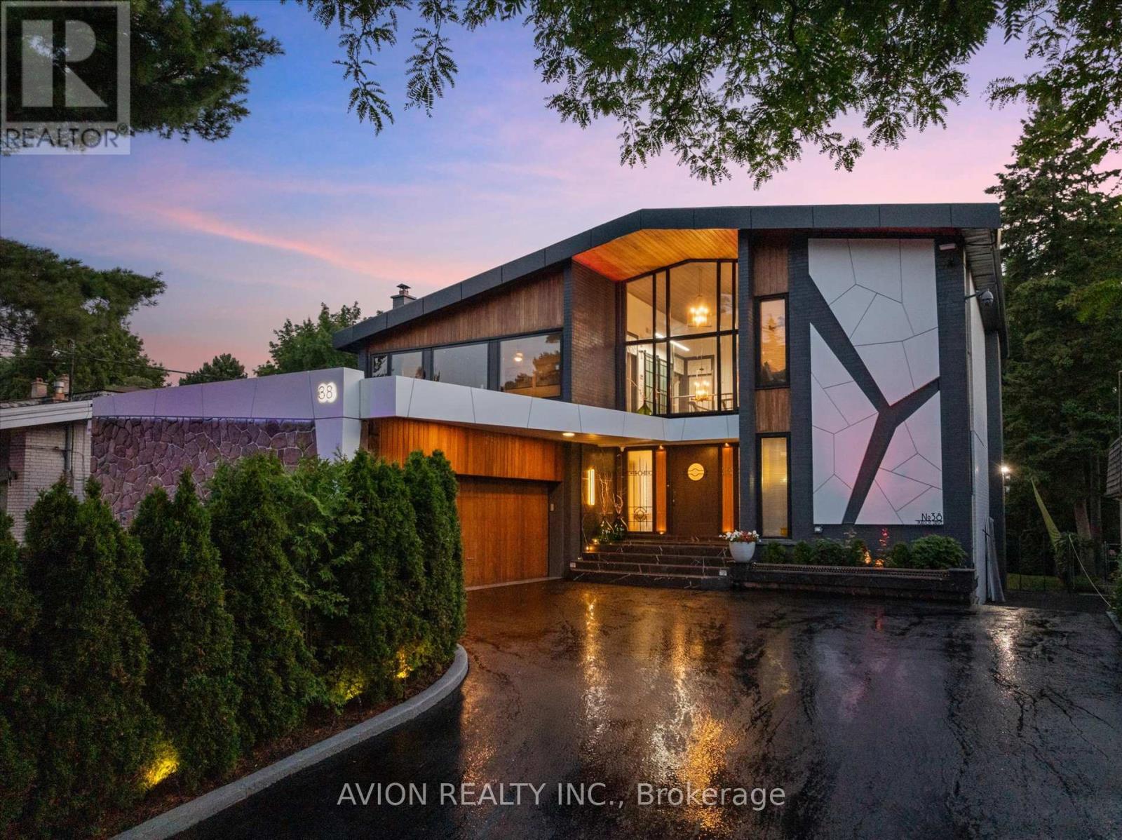 MLS® listing #28603448 for sale located at 38 PURDON DRIVE