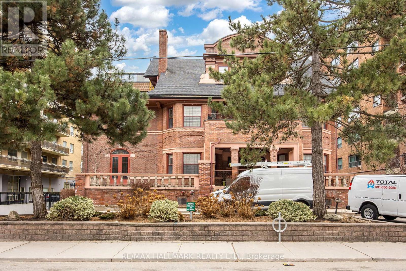 MLS® listing #28604142 for sale located at 203 - 212 ST GEORGE STREET