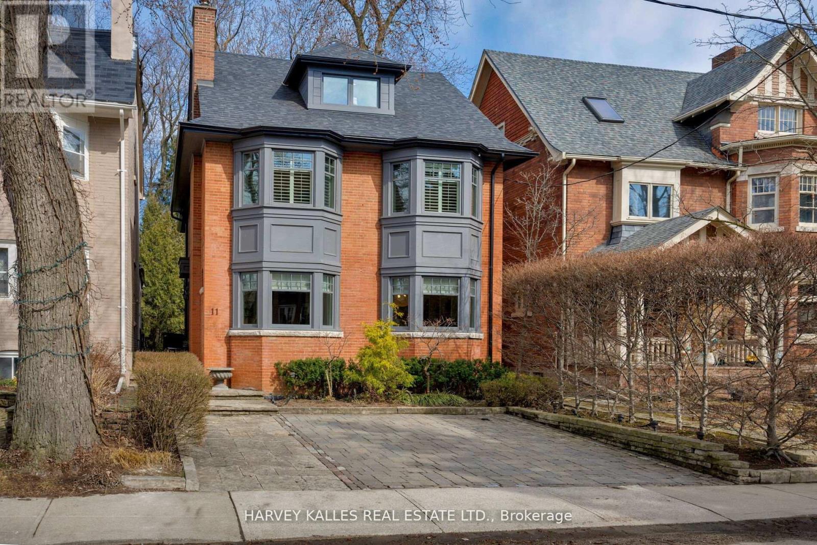MLS® listing #28611911 for sale located at 11 HAWTHORN AVENUE