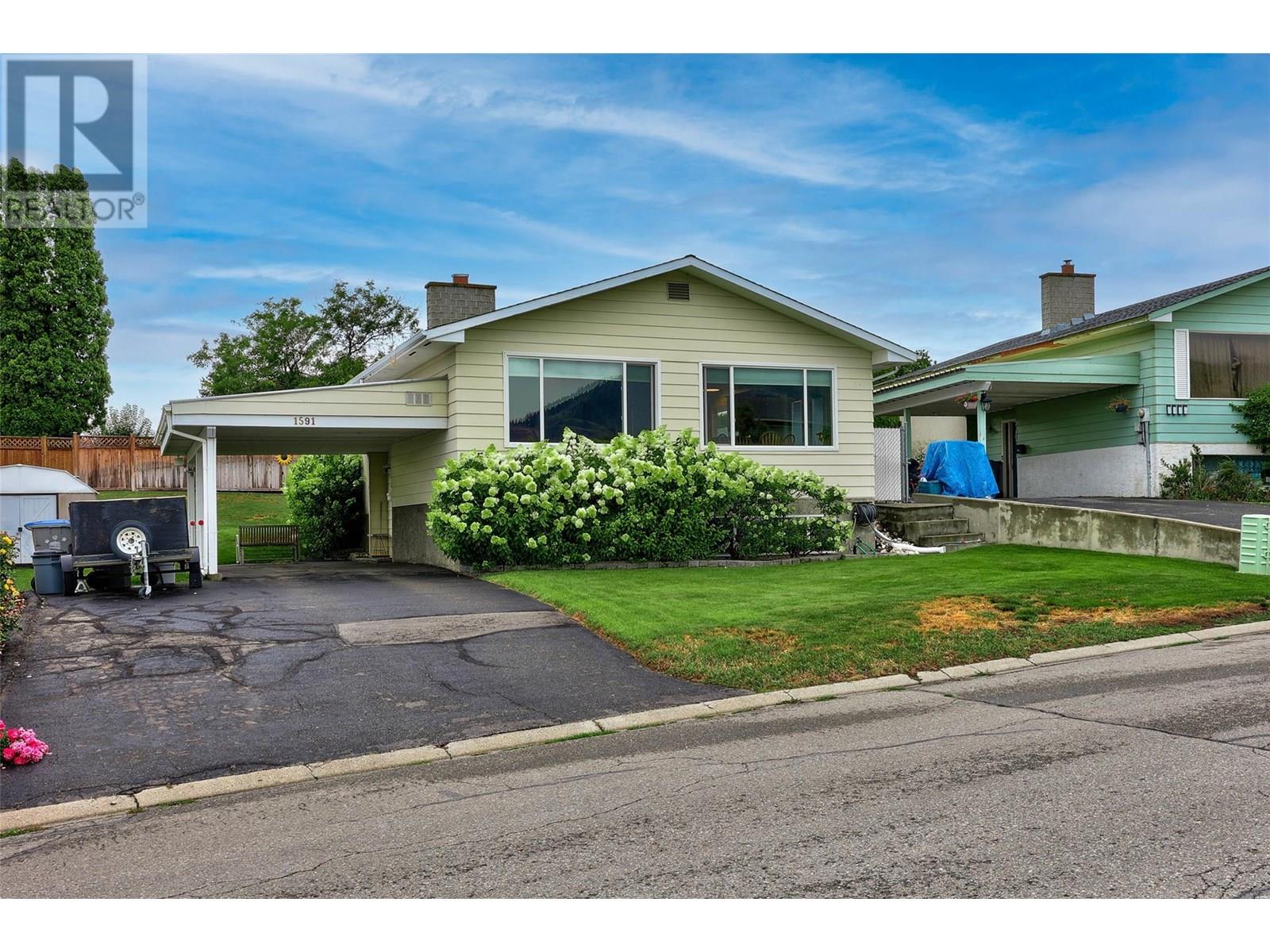 MLS® listing #28612635 for sale located at 1591 Southview Terrace