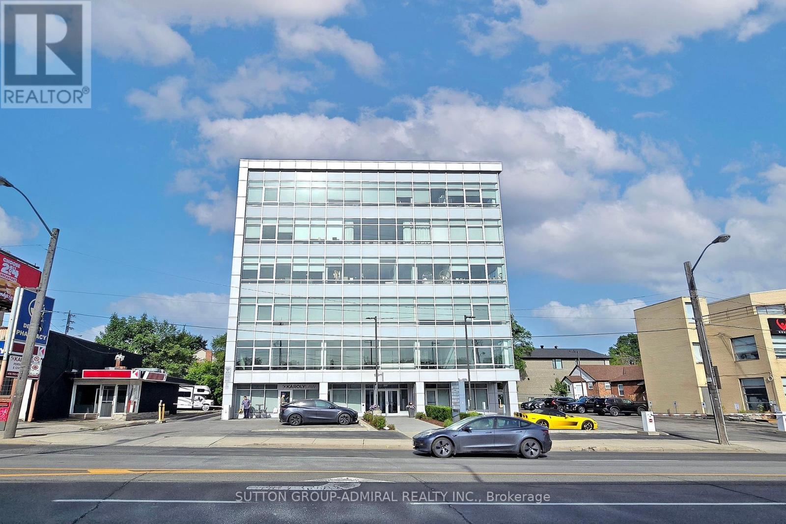 MLS® listing #28613019 for sale located at 103-105 - 2828 BATHURST STREET