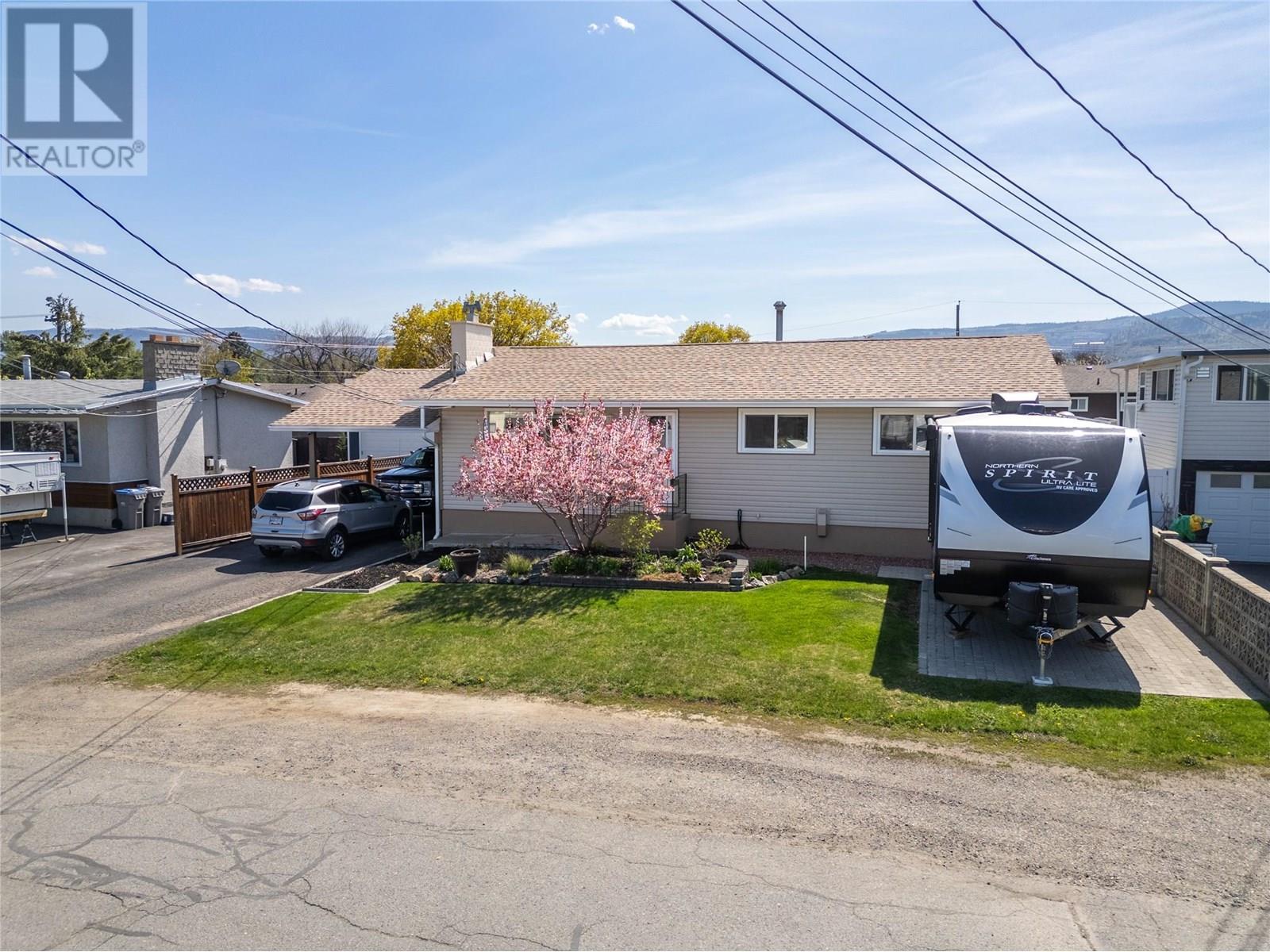 MLS® listing #28613245 for sale located at 643 CUMBERLAND Avenue